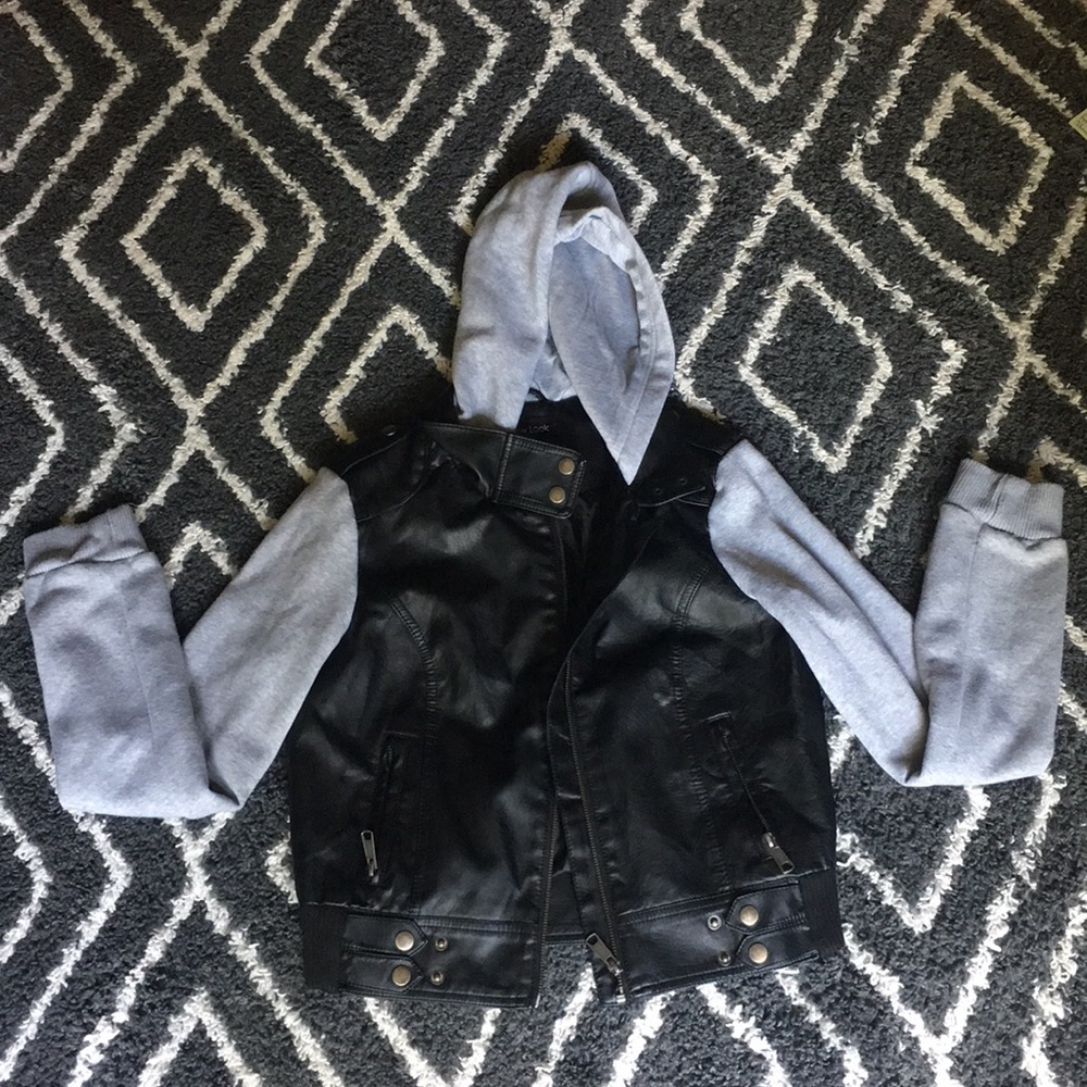 Grey and black leather jacket (with zipper)